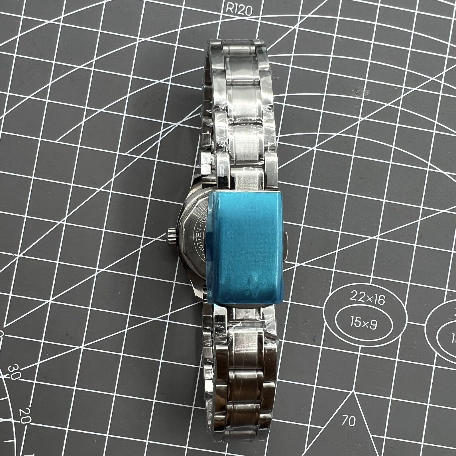 26mm SHANGHAI JINJI Lady Watch with golden square case, manual mechanical movement, and elegant 17-jewel design.