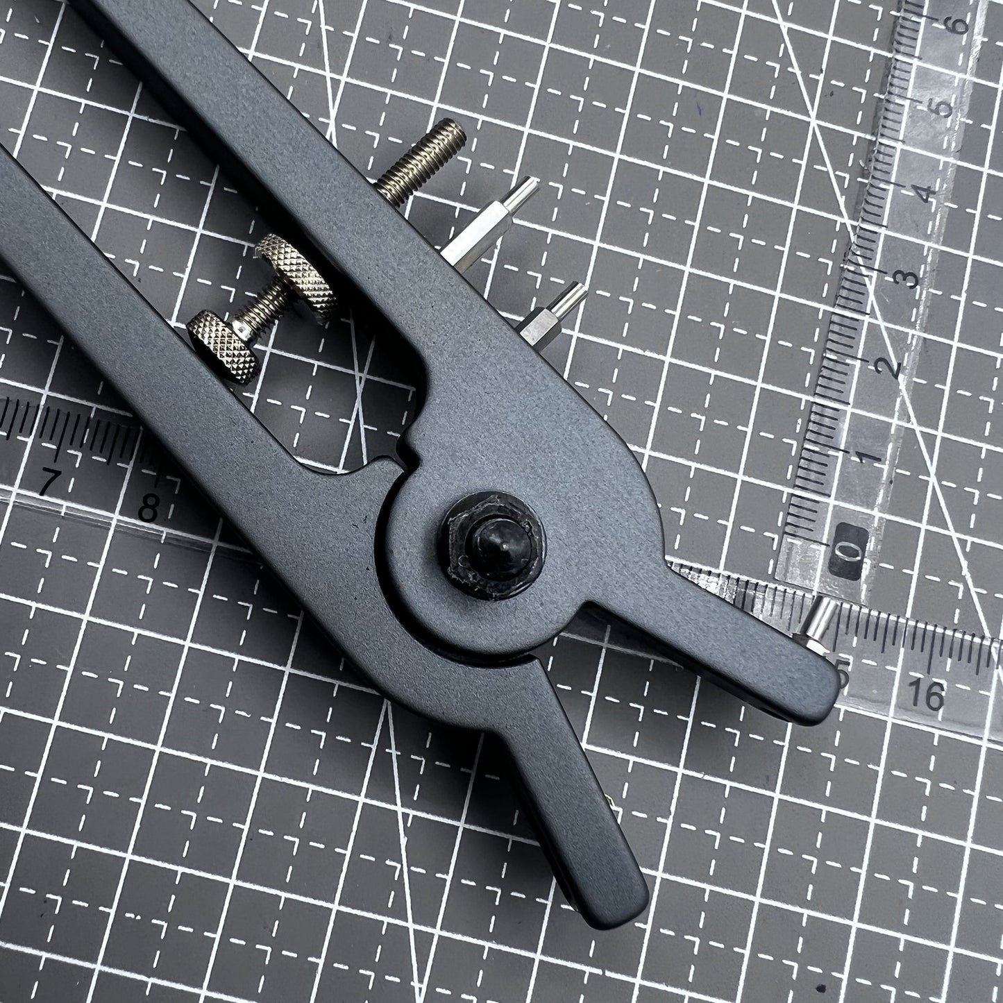 Swiss Bergeon 6160 Pliers for Removing Pushers and Correctors of Watch Cases