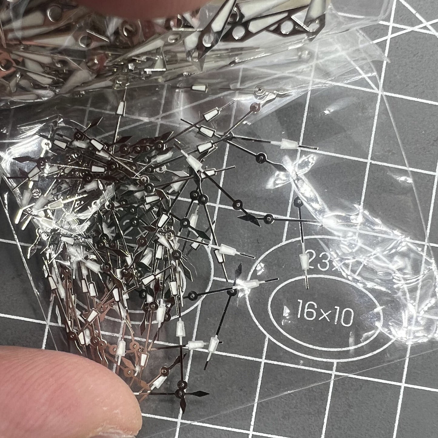 Lot de 100 aiguilles lumineuses vertes de 11 mm pour montre à quartz Hattori Epson PC21