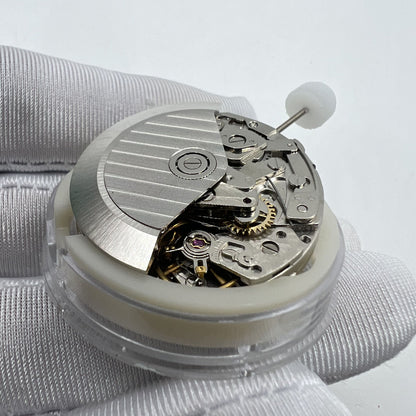 Close-up of China Made 7753 mechanical movement clone for Daytona watch.