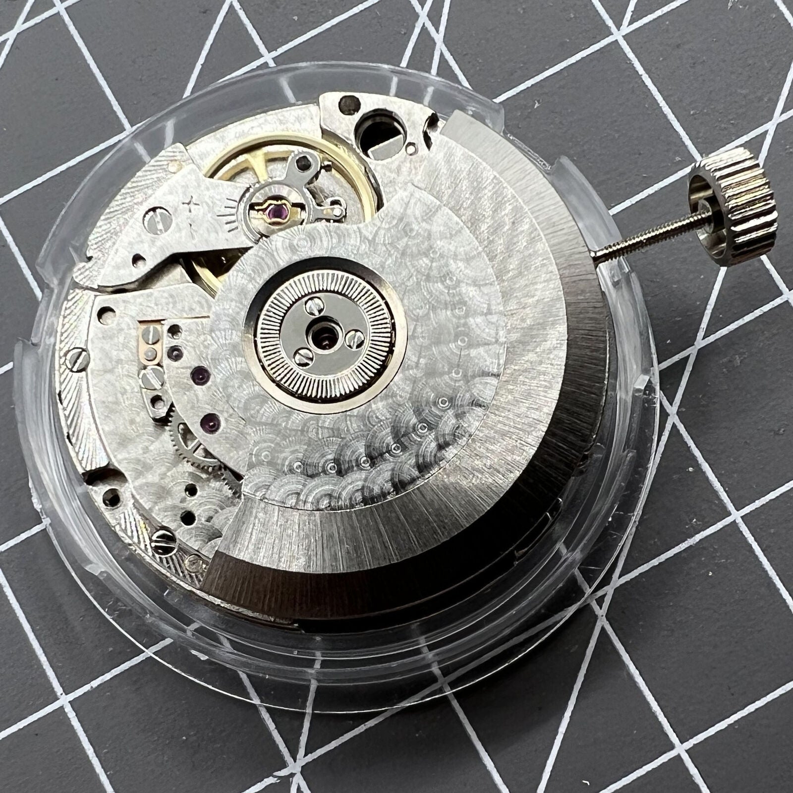 Seagull ST25 automatic watch movement with 9H small second and perlage finish for watch accessories.