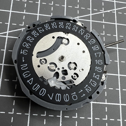 Schwarzes Zifferblatt mit Seiko VK63 Quarz Uhrwerk, hochwertige japanische Pr�zision f�r Uhrzubeh�r.