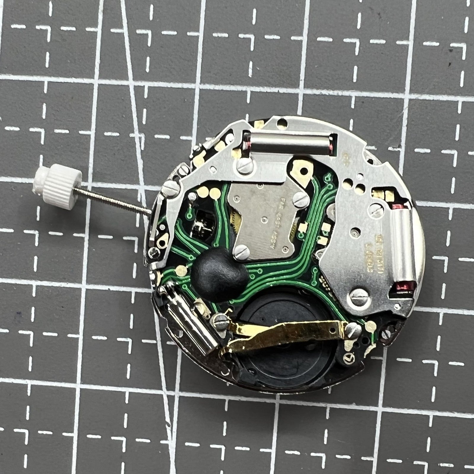 Silber ISA 8171 watch movement with 5 hands and white single calendar dial at 6 o?clock by Silber brand.
