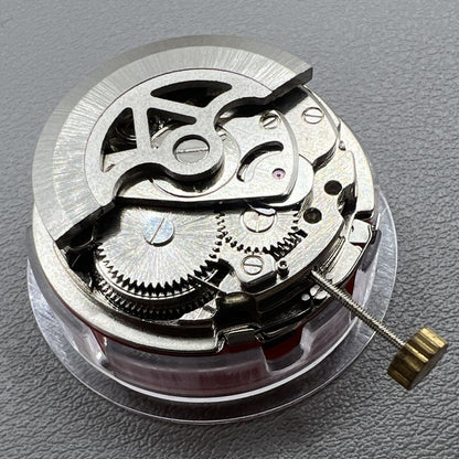 China Made 7120 Mechanical Movement Second Hands At 3/6/9 3 Hands Date At 3