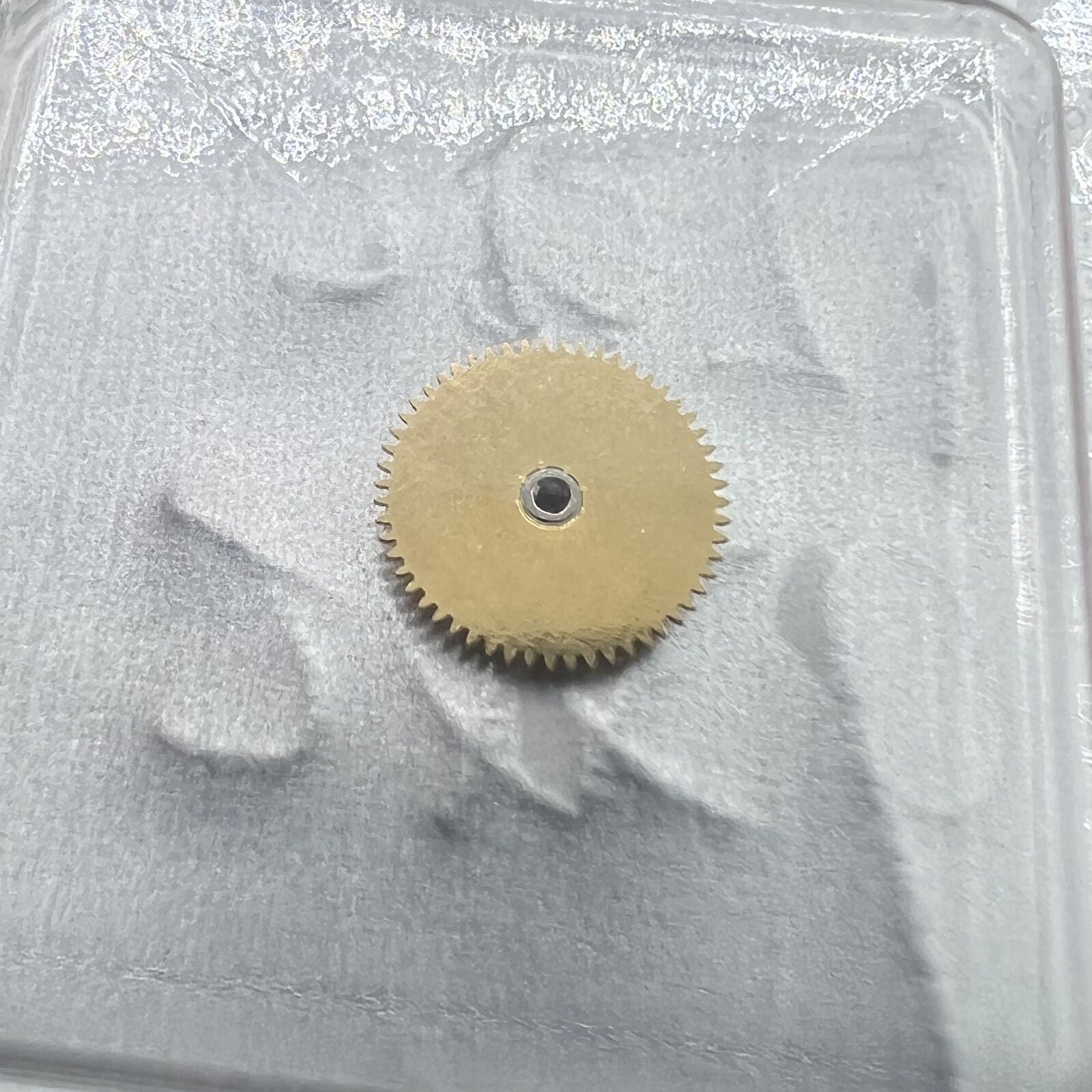 Ref.2556 ETA 2671 watch part driving wheel with date indicator for precise timekeeping.