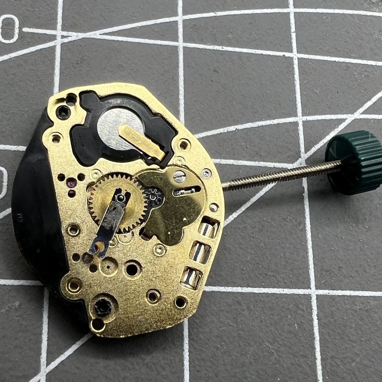 Ronda 1063 quartz movement watch with 3 hands, precise timekeeping for stylish accessories.