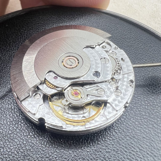 Dandong 2824 Automatikmechanik mit Mondphasenanzeige bei 6 Uhr