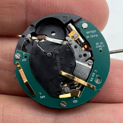 Swiss Made ETA804.192 quartz watch movement with single calendar at 3 o'clock for accurate timekeeping.