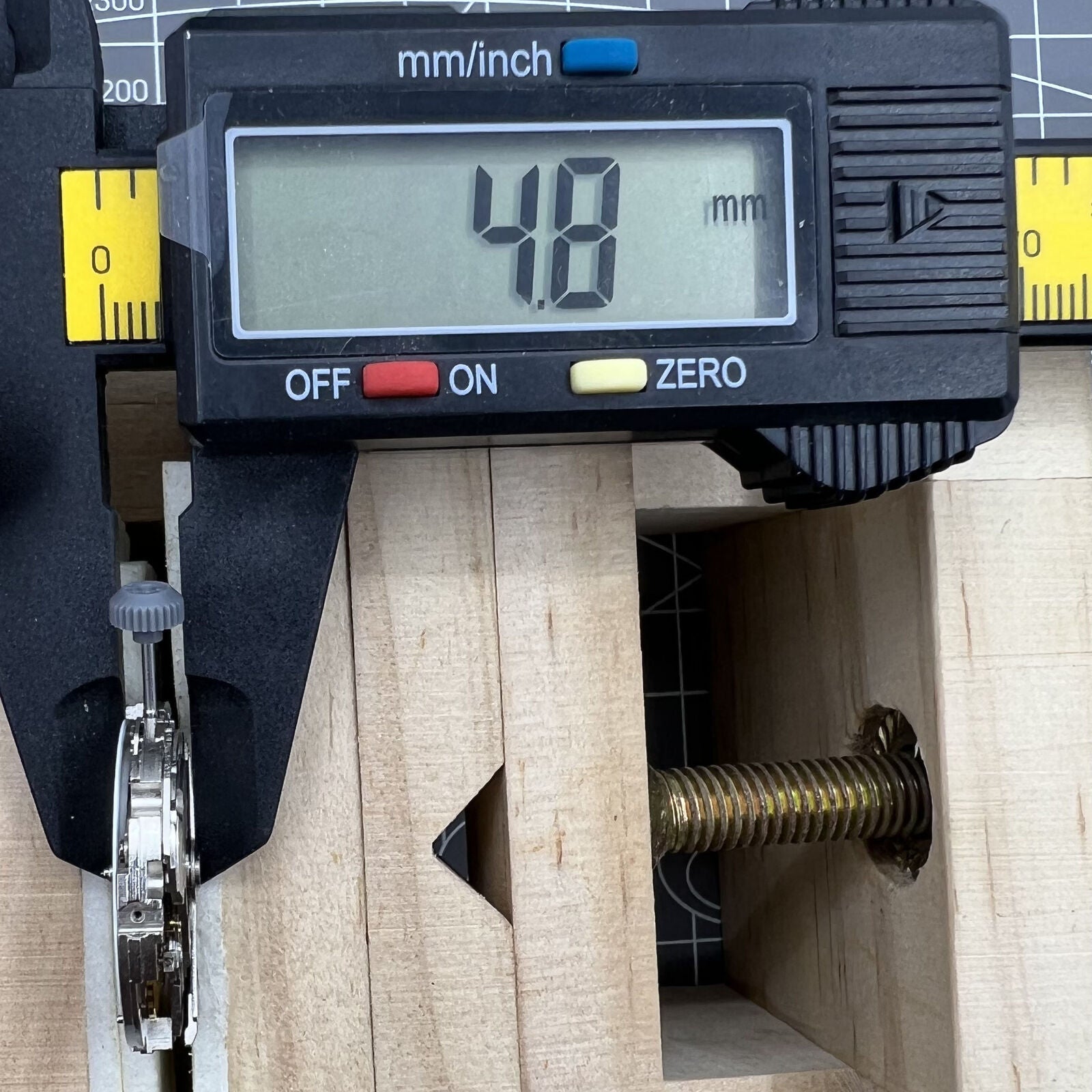 Miyota 821A quartz watch movement by Citizen, precise Japanese mechanism for reliable timekeeping.