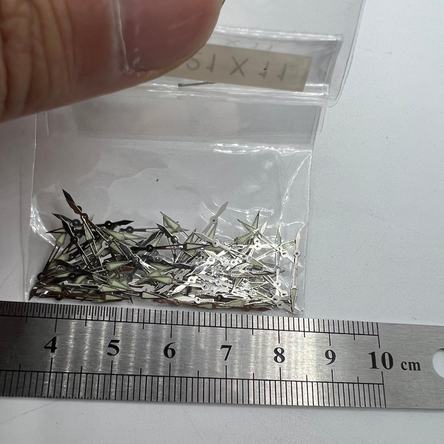 Lot de 100 aiguilles de montre argentées de 11 mm avec luminescentes pour mouvement à quartz Epson PC21