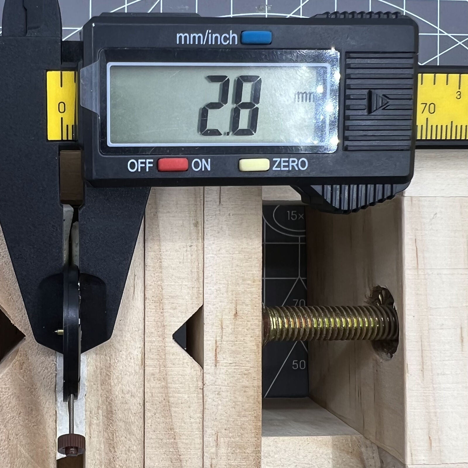 Swiss Made Ronda 519 quartz watch movement by Ronda, ensuring precise and reliable timekeeping for watch accessories.