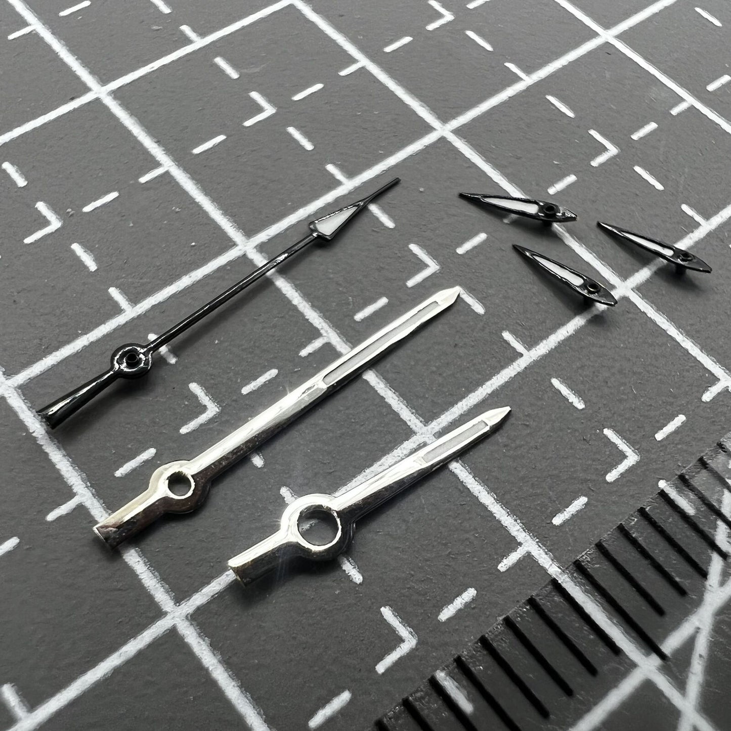 13 mm silber-schwarze Zierleiste mit Leuchtzeigern für Miyota OS10 OS20 OS22 OS60 OS80 OS11