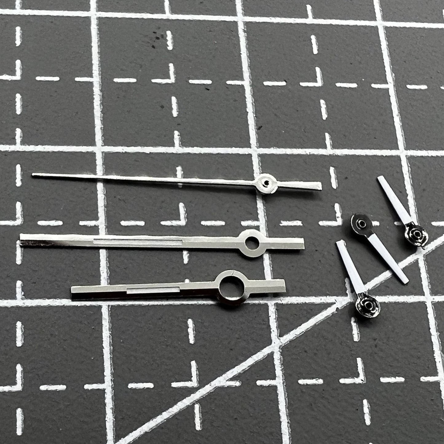 2er Set goldene Leuchtzeiger für Miyota 8200 Uhrwerk Referenz P1-H5-NO7