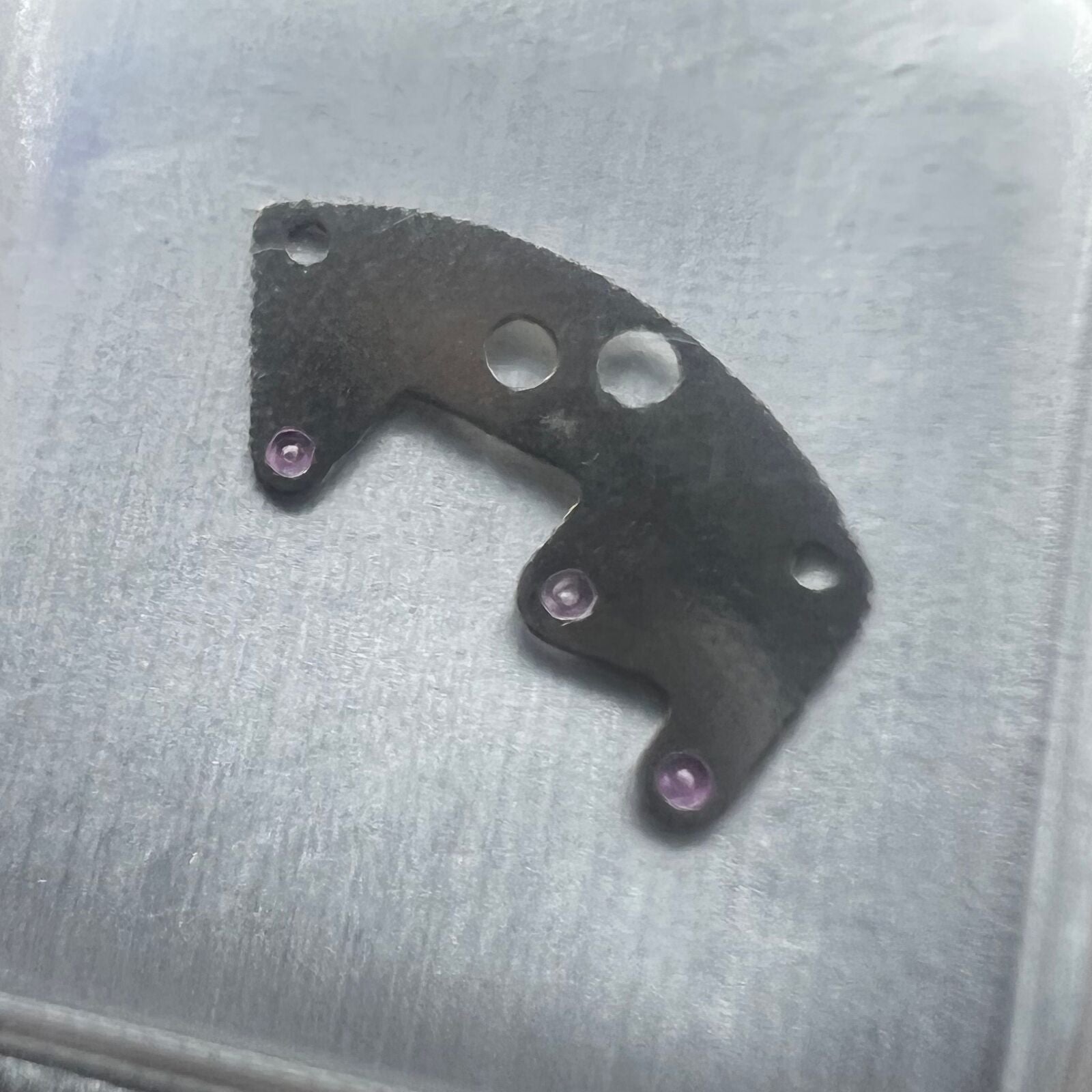 Automatic device lower bridge for SW200 watch movement by Ref.1141, precise spare part ensuring durability.