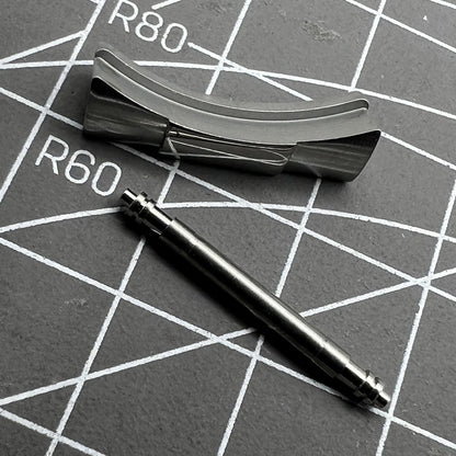 Curved end link for Daytona watch band, 20/21mm bracelet width, improves fit and adds sleek style.