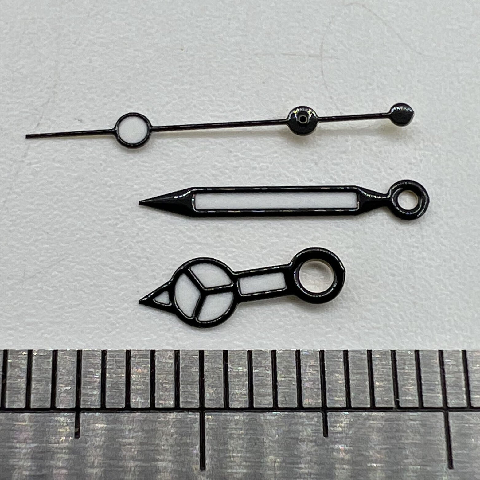 Green luminous watch hands set with lightning second hand for NH35 NH36 movement, enhancing precise timing.