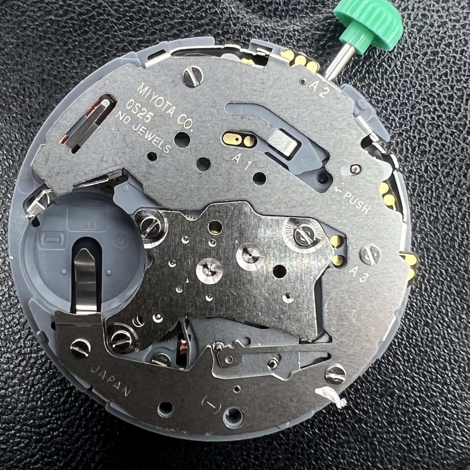 Quartzwerk watch accessory with Miyota OS25 movement, date display at 4 o?clock position, precision timekeeping