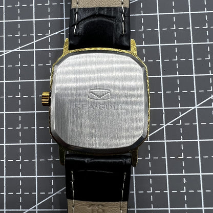 Mechanische Handaufzugsuhr von Tianjin Seagull mit 28mm achteckigem goldenen Geh�use und elegantem goldenem Zifferblatt