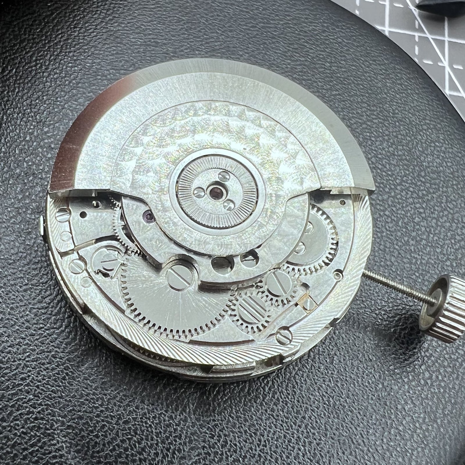 Seagull ST2528 mechanisches Uhrwerk mit kleiner Sekunde bei 9 Uhr, Mehrfachfunktion, pr�zise Uhrwerkskomponente.