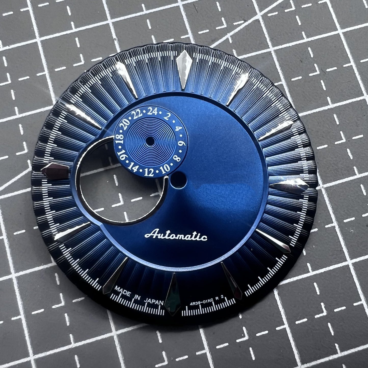 Dunkelblaues Silber 35mm Cocktail Nagel Zifferblatt für NH39 Taucheruhrwerk