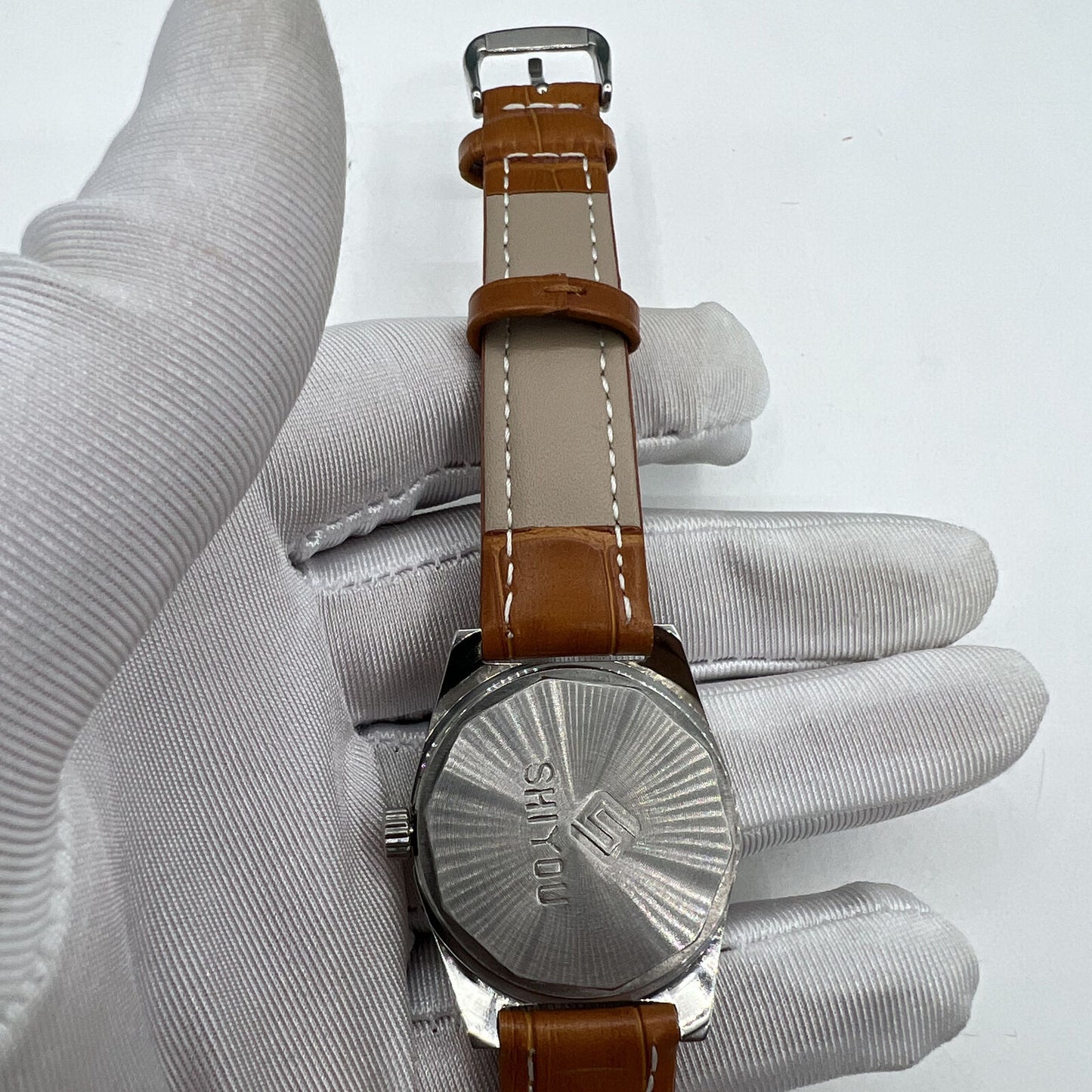 32mm Shiyou grey manual watch with 17 jewels, single date display, and elegant timeless design.