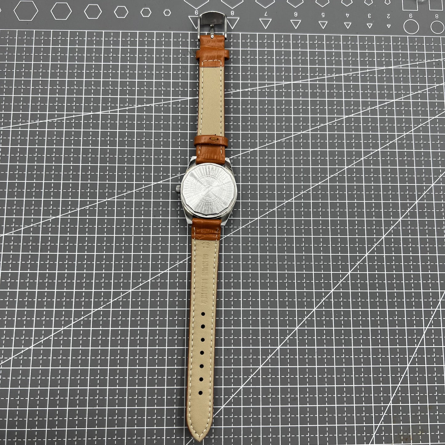PUBU Mechanische Handaufzugsuhr 32mm mit grauem Zifferblatt und Zeigern, 17 Steine, China gefertigt