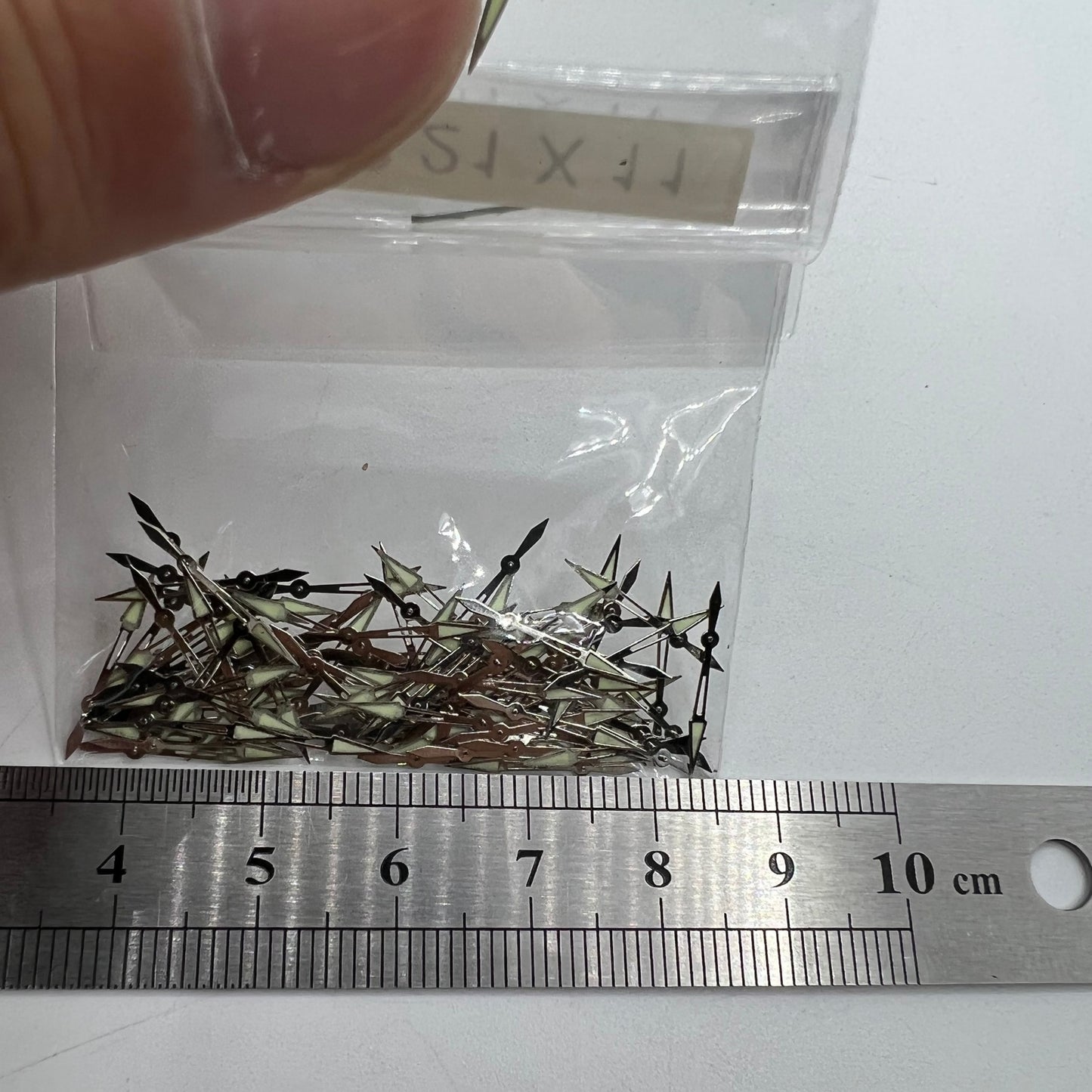 Lot de 100 aiguilles de montre argentées de 11 mm avec luminescentes pour mouvement à quartz Epson PC21