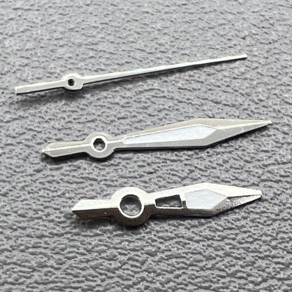 2 Sets Silberne Zeigersätze Grün Leuchtende Pfeilform für Ronda 515 Uhrwerk