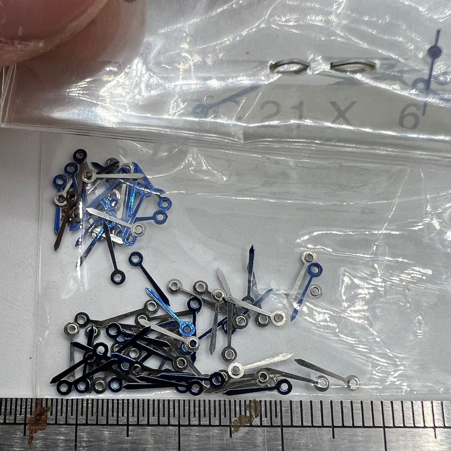 Lot de 100 aiguilles de montre bleu foncé de 6 mm pour mouvement à quartz Hattori Epson PC21 