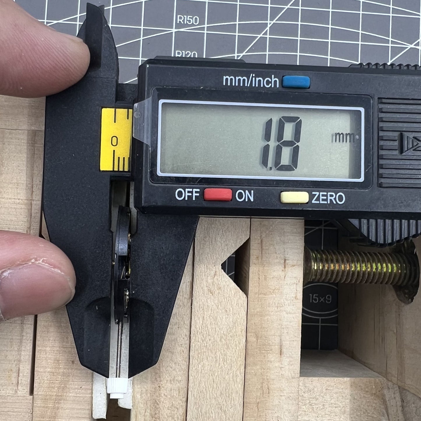 Quartz Uhrwerk ISA 330 mit Datumsanzeige bei 6 Uhr, pr�zises Originaluhrwerk f�r Uhrenzubeh�r