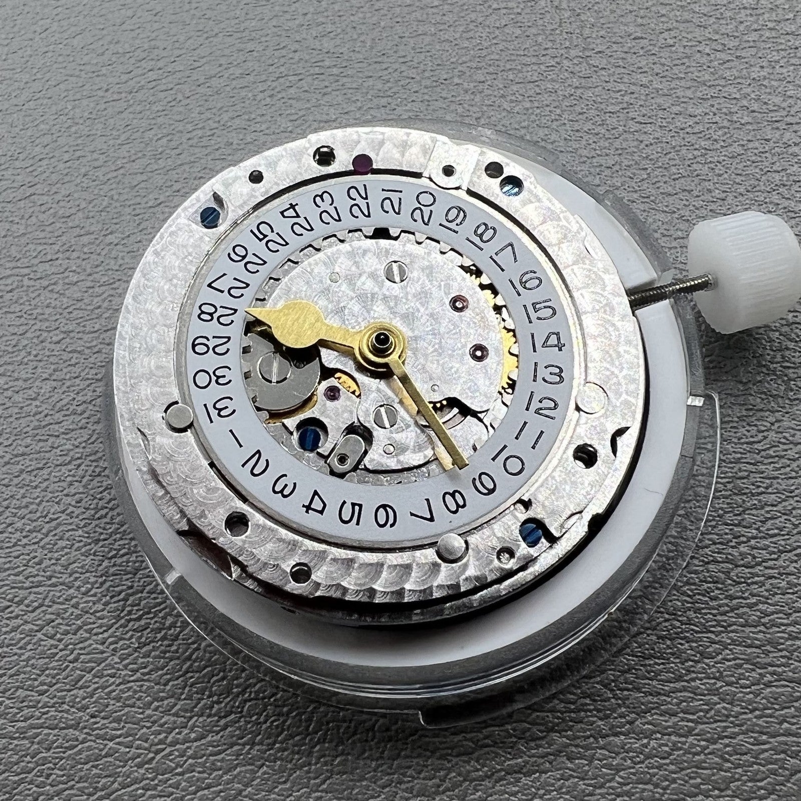 Shanghai 3285 Automatik GMT watch movement with 4 hands, ideal for Greenwich timekeeping and replacements.