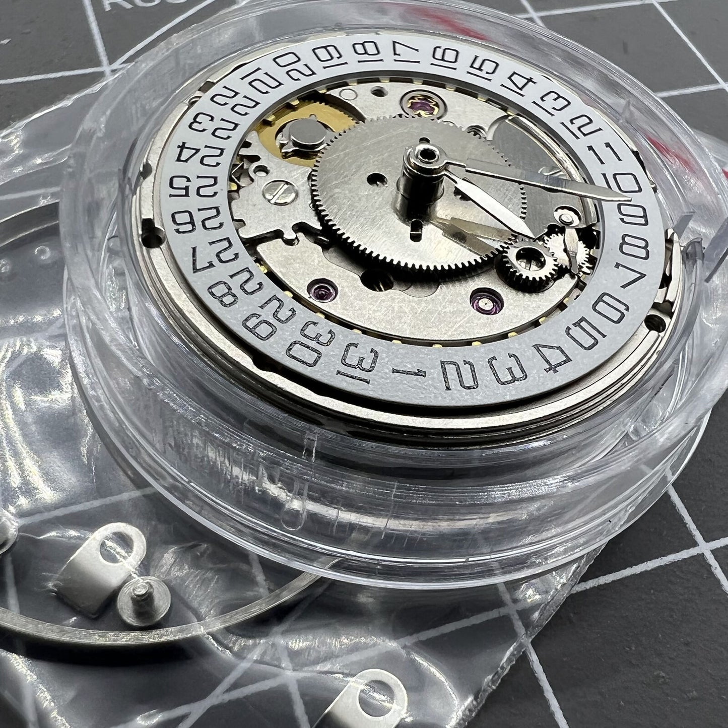 HZ6460 4-Zeiger-Automatikwerk für ETA 2836-2 GMT 