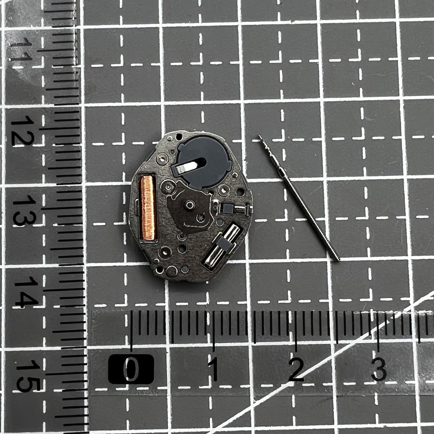 Miyota GL24 silver quartz movement with 2 hands, precise timekeeping for watch accessories.