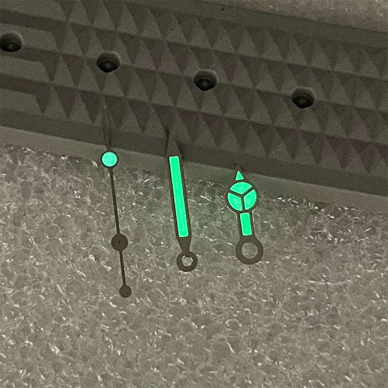 C3 green luminous watch hands set by P1-7-A for SKX/SBBN with NH35A/NH36 movement, enhancing visibility.