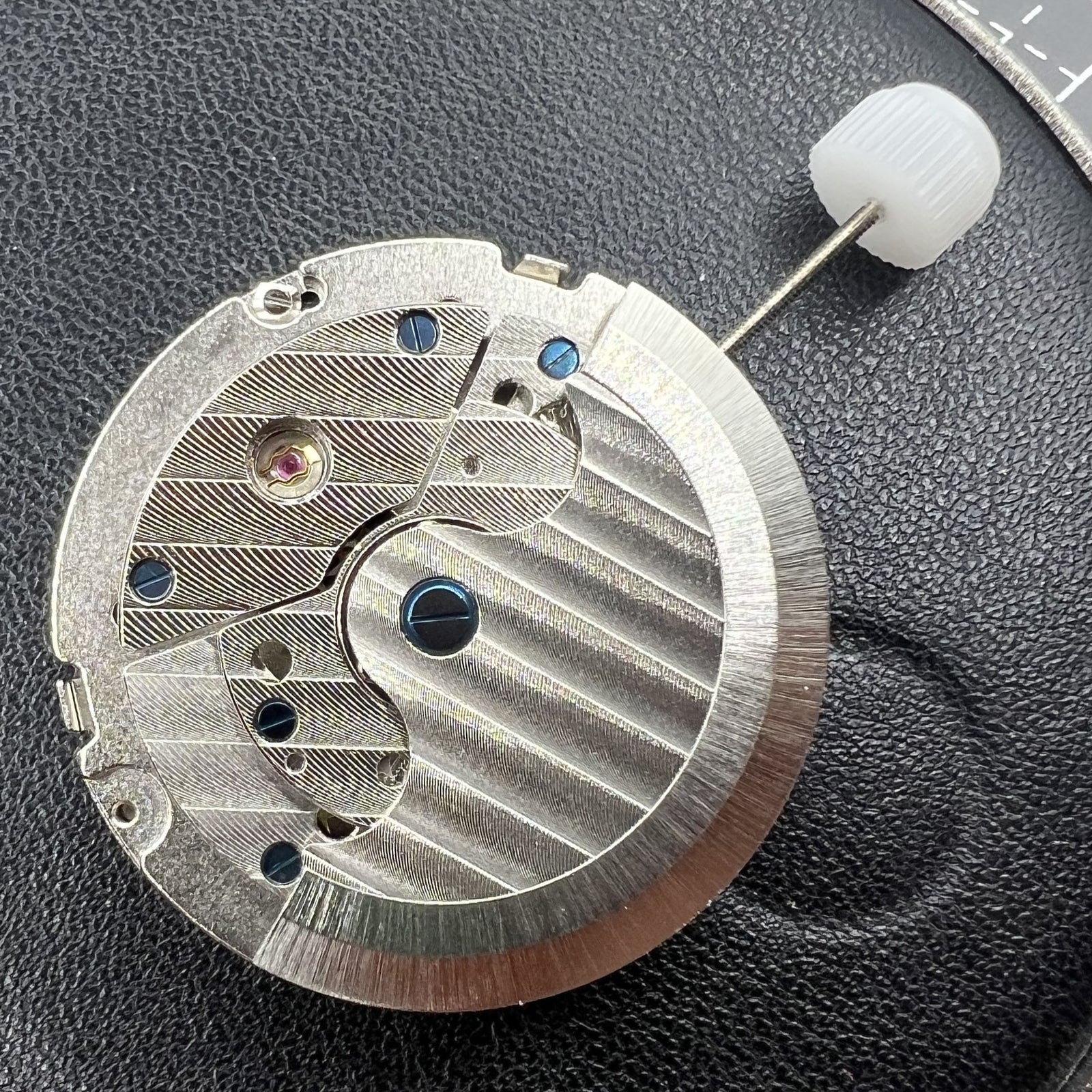 Shanghai multifunktionale mechanische Armbanduhr mit Datum-Anzeige bei 12 Uhr f�r stilvolle Zeitmessung