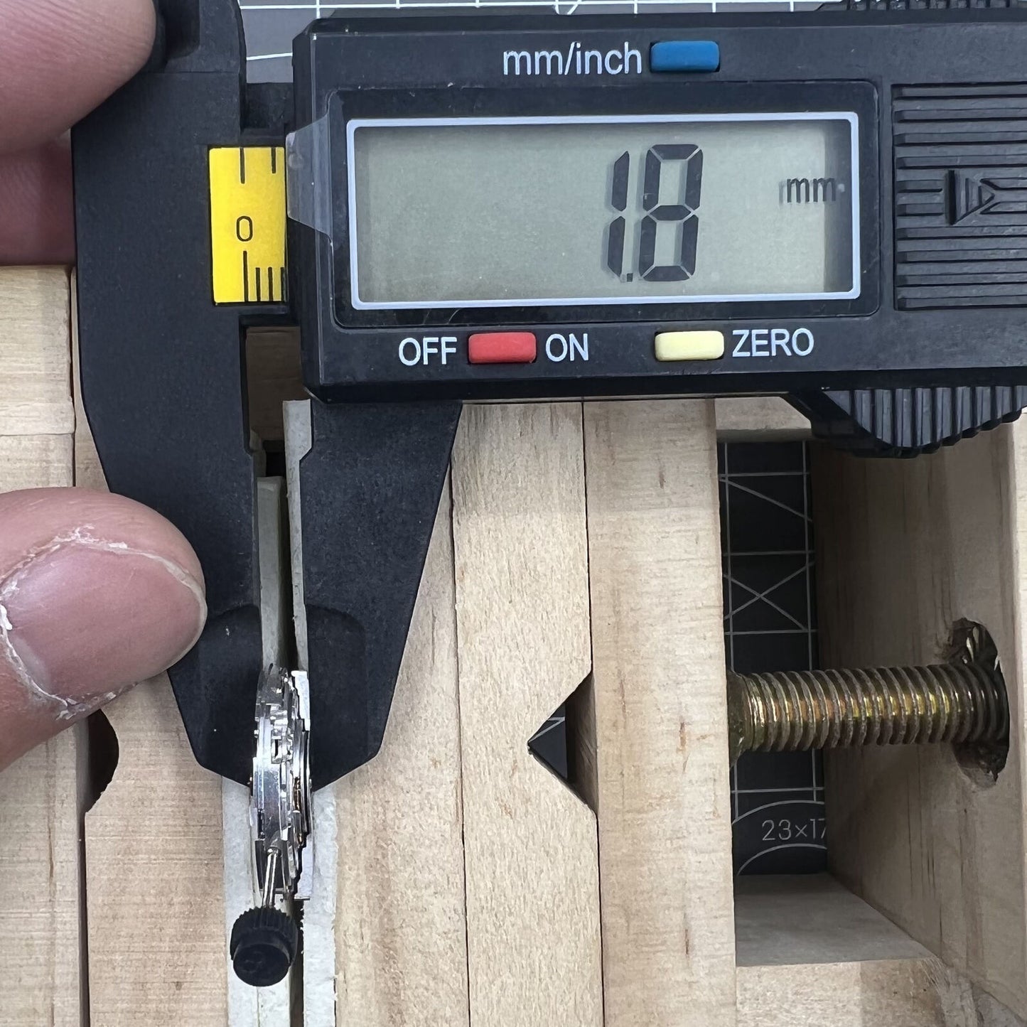 Swiss ETA 204.911 automatic mechanical watch movement by ETA, precise and reliable timekeeping component.