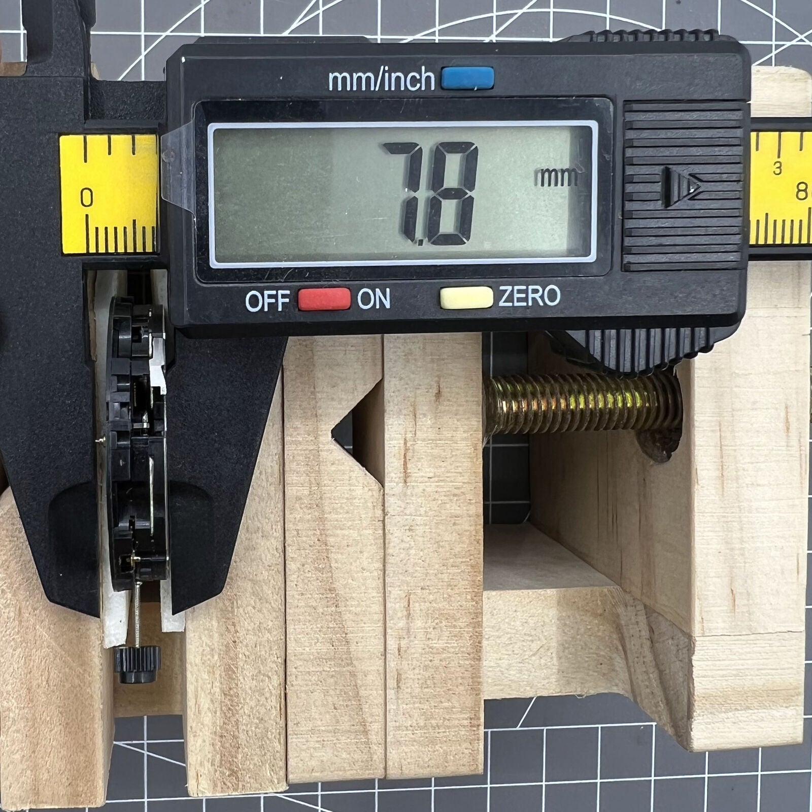 Genuine V8 ETA G10.711 Swiss quartz watch movement displaying multifunctional date at 6 o'clock for precise timekeeping.