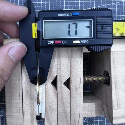 Schweizer Ronda 1009 Uhr Quarzwerk Datum bei 3 2 Zeiger