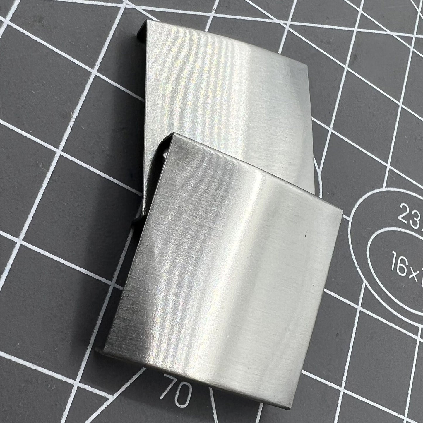 Silver 3-fold watch strap buckle extender, 18 pieces in 9 sizes for precise bracelet adjustments.