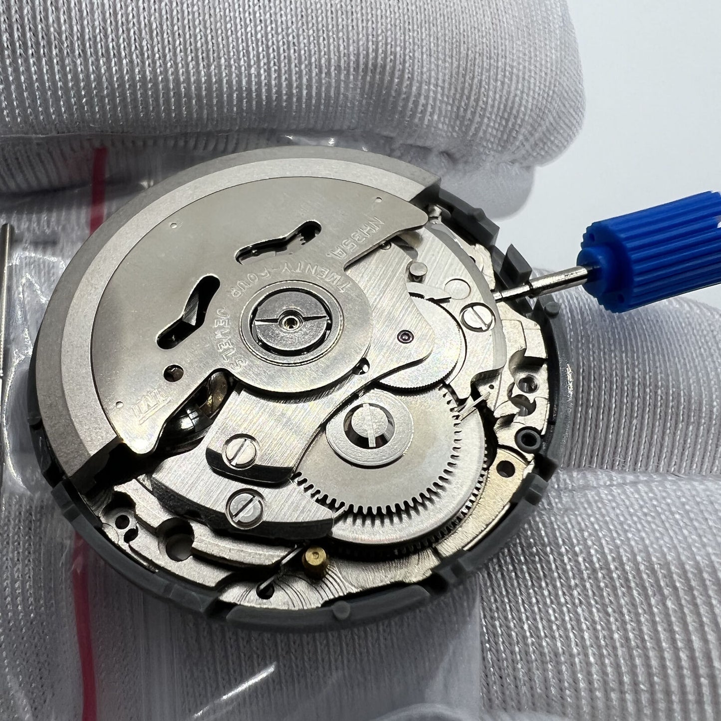 Seiko SII NH35A automatic movement, Japan-made precision watch part for reliable timekeeping.