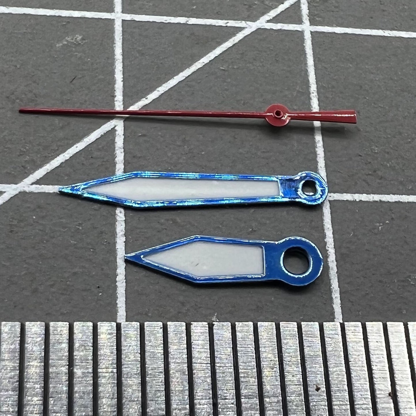 2 Sets Pack Leuchtende Zeigersets Blau Rot Grün für Ronda 515 Uhrwerk