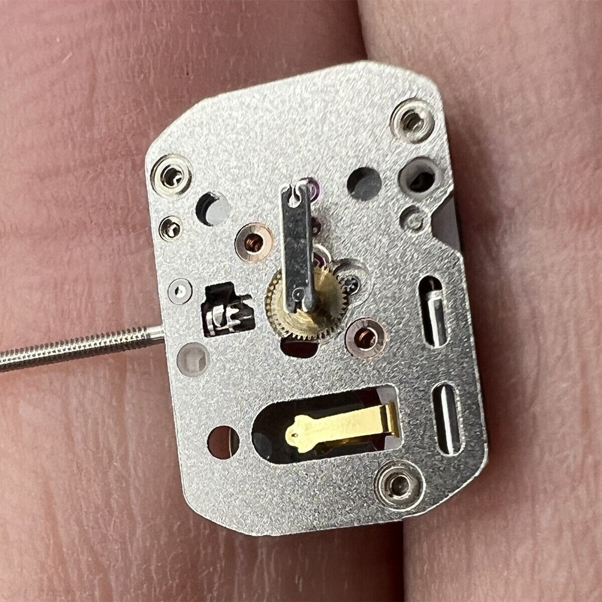 Ronda 732 quartz watch movement, precise clock repair part for smooth timekeeping.