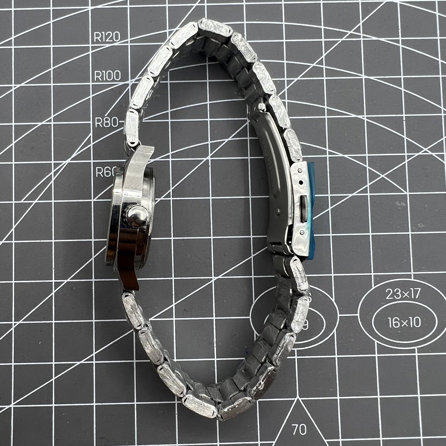 26mm SHANGHAI JINJI Lady Watch with gold square case, manual mechanical movement, and elegant 17-jewel design.