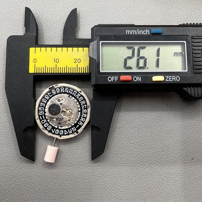 Seiko 5J32A quartz watch movement featuring black disk and single calendar display for precise timekeeping.