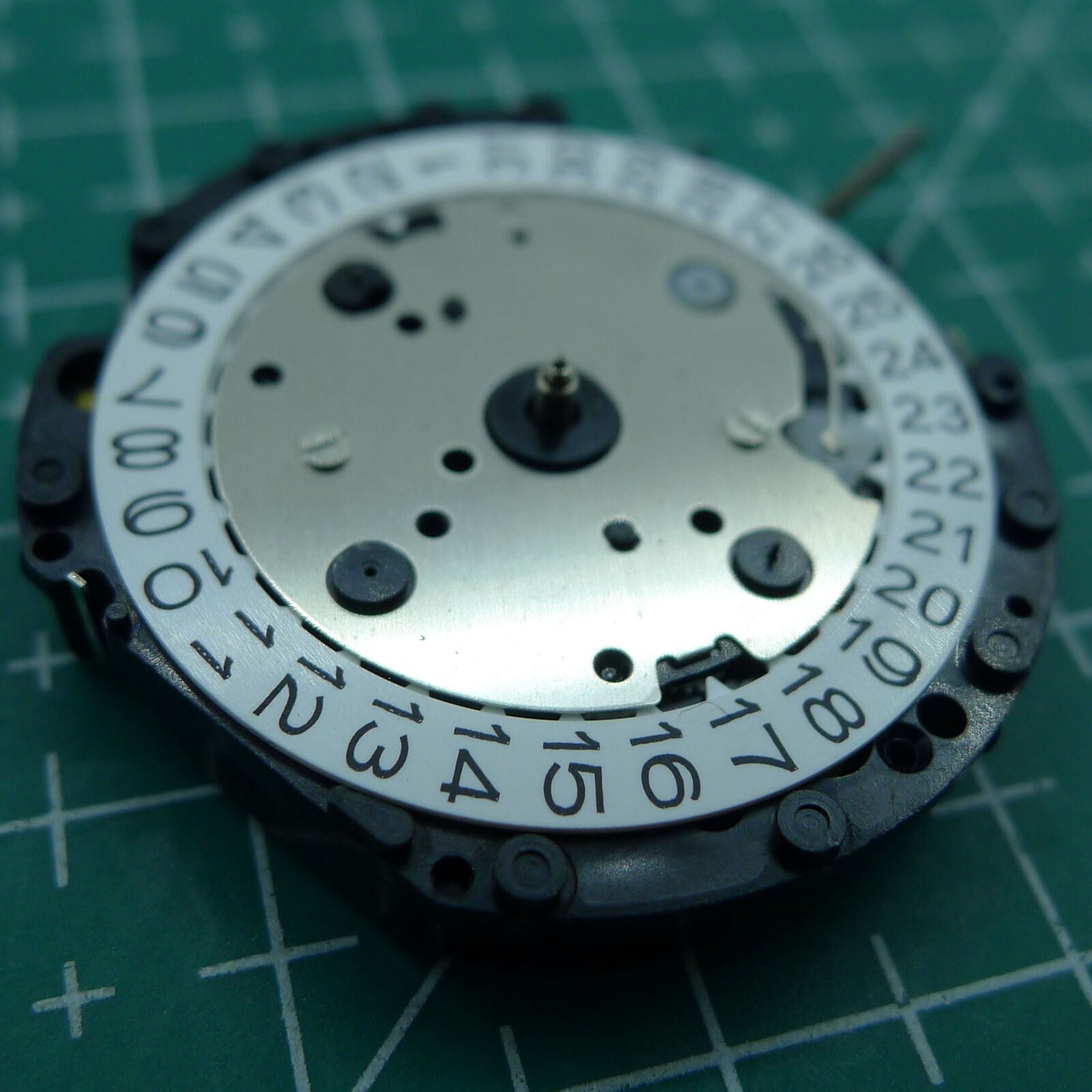 Hattori Epson VD51C quartz watch movement, Japan-made, precise timekeeping for watch repair.