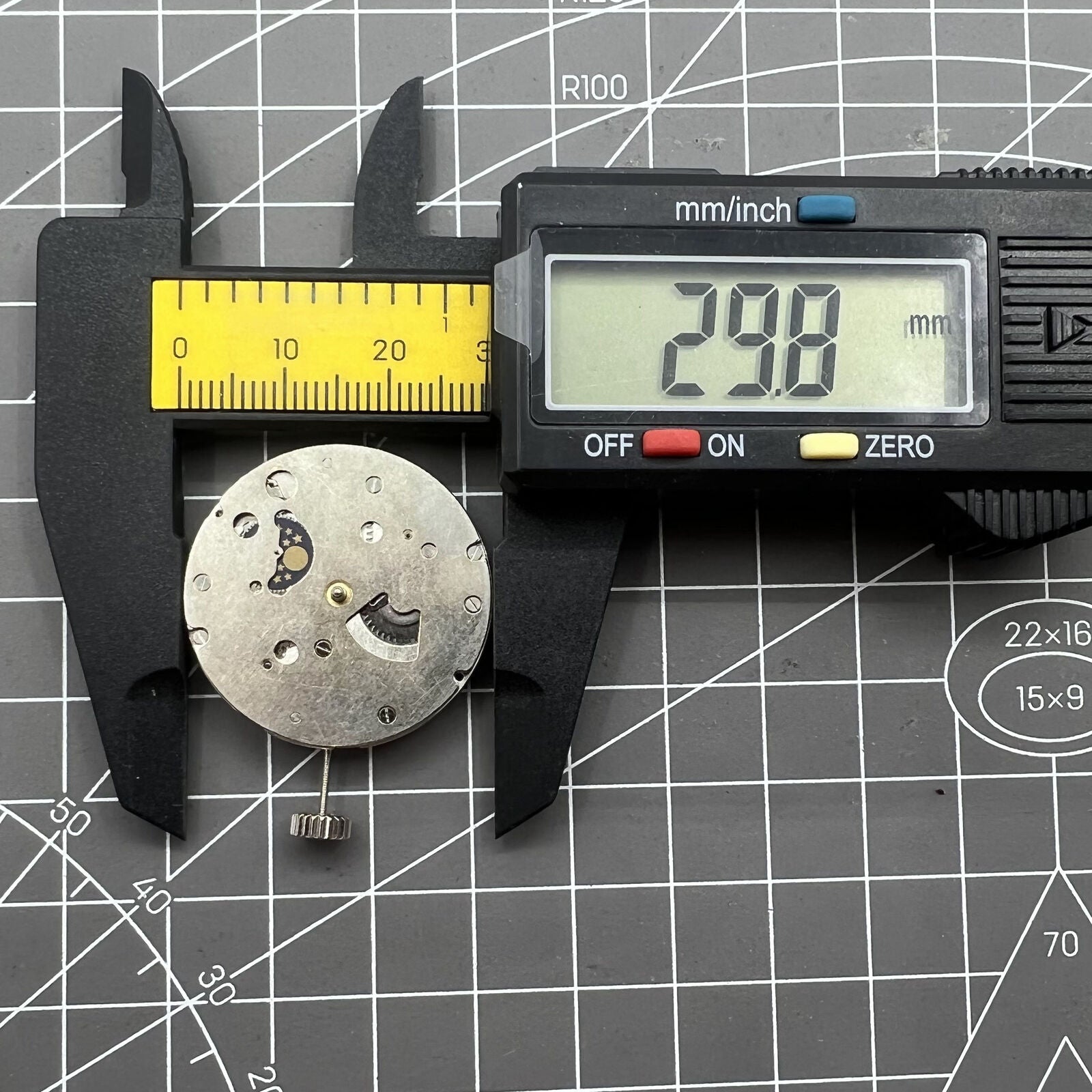 Hangzhou automatic watch movement with small second at 4 o'clock, rotorless kinetic mechanism by China Made