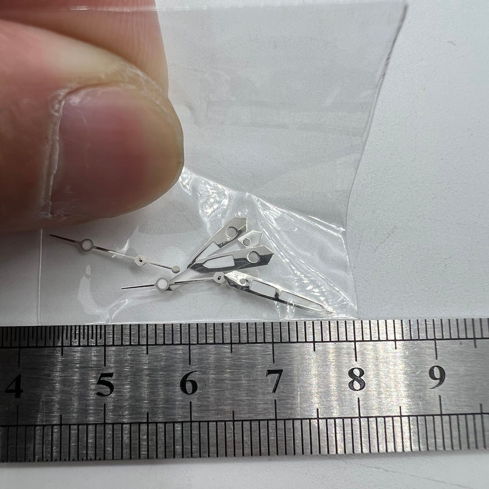 Green luminous watch hands set, compatible with Miyota 2035, 2115, 2105, and 2305 movements.