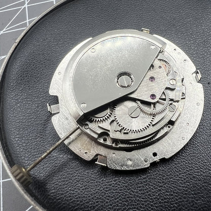 Shanghai Automatische mechanische Uhr R21 mit pr�zisem Uhrwerk, Made in China, stilvolles Design f�r Alltag und B�ro.