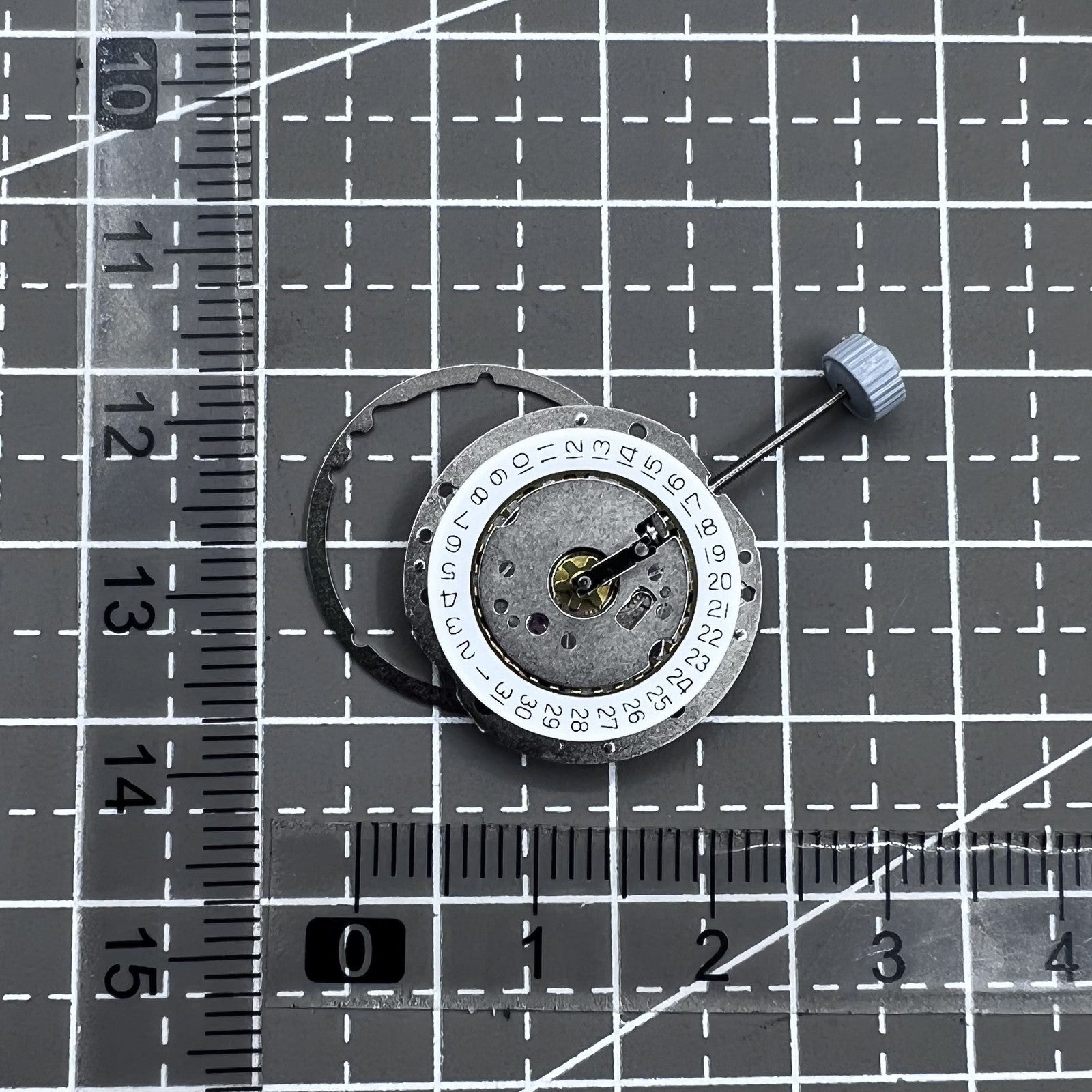 Quarzuhr mit Ronda 784 Uhrwerk, Datumsanzeige bei 3 Uhr, stilvolles Design, langlebig