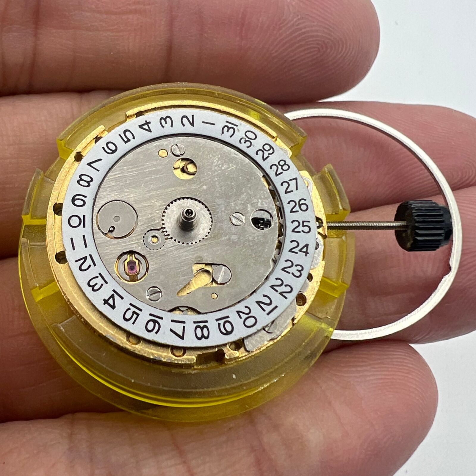 DG2813 automatic mechanical watch movement with golden replacement date display, compatible with 8215 and 8205 models.